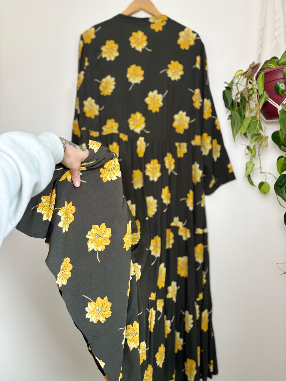Madewell Button-Front Tier Dress in Fall
Flowers - Picture 9 of 9